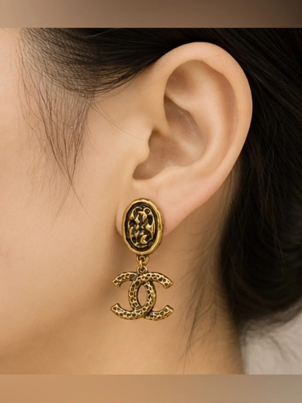 Vintage Gold-Tone Textured Drop Earrings – Elegant Statement Dangle Earrings